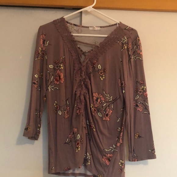 Like new soft purple long sleeve - Picture 1 of 4